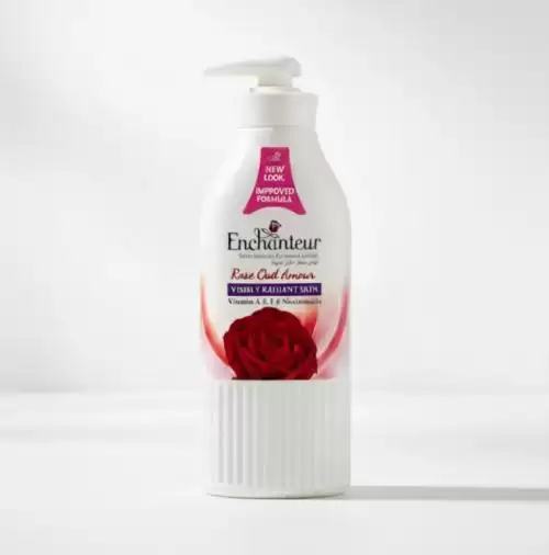 لوشن الجسم المعطر ساتان سموث روز عود أمور بخلاصة فيتامينات A وC وE ونياسيناميد من انشانتور – 400 مل